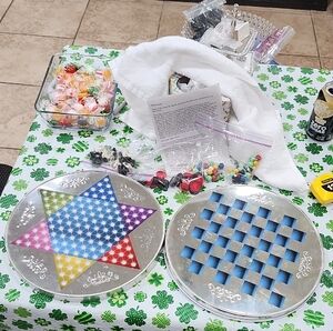 2-SIDED METAL TIN BOARD GAME FEATURING 3 GAMES